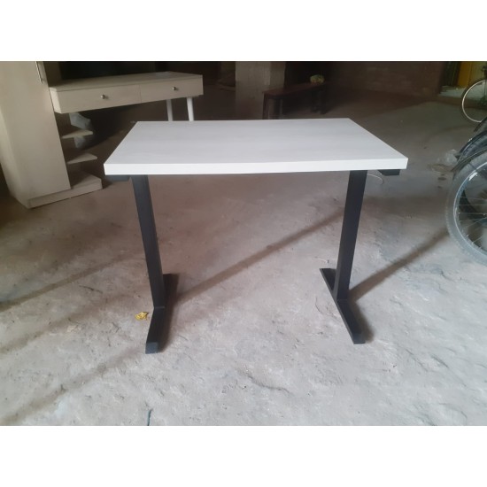 Reading Table Model: TWT-0245